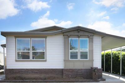 Photo 4 of 33 of home located at 129 La Ronda Tustin, CA 92780