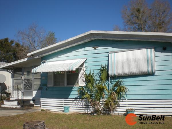 Photo 1 of 2 of home located at 5431 NE 35th St Lot 156 Silver Springs, FL 34488