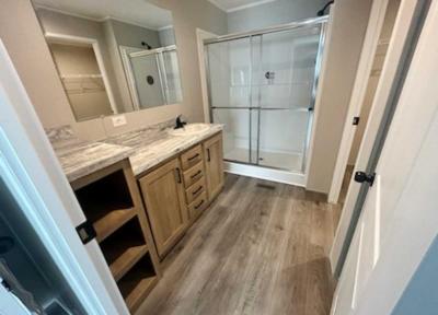 Photo 5 of 7 of home located at 4712 SE Topeka, KS 66603