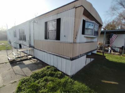 Mobile Home at 4923 Rockville Rd Unit 136 Indianapolis, IN 46224