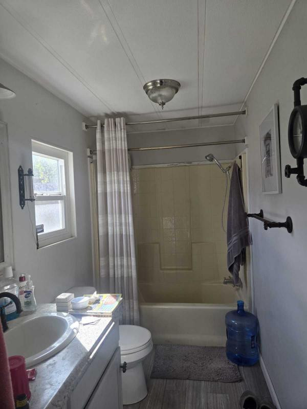 1985 Golden West Canterbury Manufactured Home