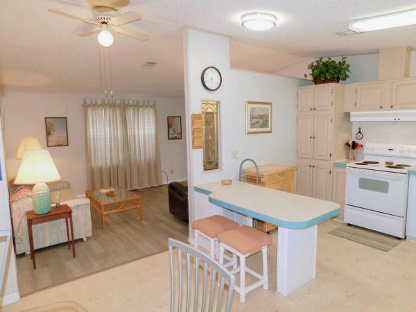 1990 Fleetwood Manufactured Home