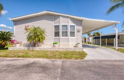 Photo 2 of 34 of home located at 18675 U.s. Hwy 19 N. Lot 256 Clearwater, FL 33764