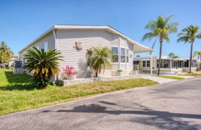 Photo 3 of 34 of home located at 18675 U.s. Hwy 19 N. Lot 256 Clearwater, FL 33764