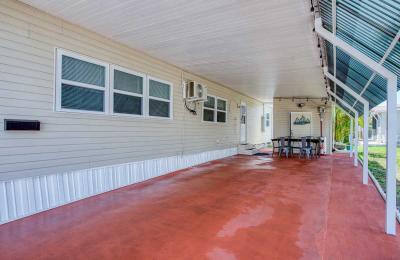 Photo 4 of 25 of home located at 18675 U.s. Hwy 19 N. Lot 328 Clearwater, FL 33764