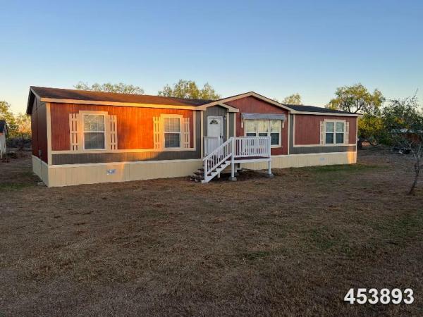 Photo 1 of 2 of home located at 423 S Henry Martinez St Sarita, TX 78385