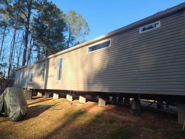 Photo 1 of 2 of home located at Farris Mobile Homes Of Laurel 12 Highway 28 W Laurel, MS 39443