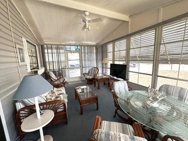 1989 Palm Harbor Manufactured Home