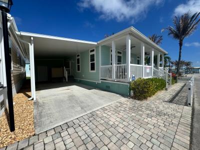 Photo 2 of 13 of home located at 214 NE Seabreeze Dr Jensen Beach, FL 34957