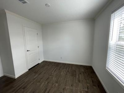 Photo 5 of 24 of home located at 428 Sunbird Square Lot #035 Sebring, FL 33872