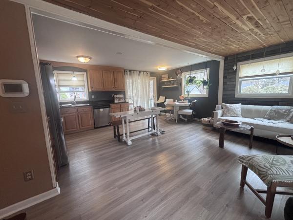 1970 New Englander 36-2-22, AKA 36-0-022 AND 38-2022 Mobile Home