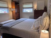 1970 New Englander 36-2-22, AKA 36-0-022 AND 38-2022 Mobile Home