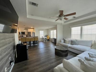 Photo 2 of 18 of home located at 107 Crossways Drive Leesburg, FL 34788