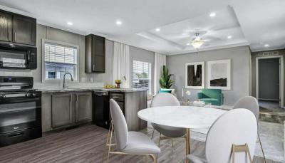 Mobile Home at 333 East Lakewood Boulevard Lot #104 #104 Holland, MI 49424