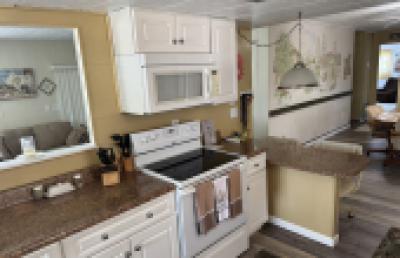 Photo 4 of 12 of home located at 620 57th Ave W Lot A-1 Bradenton, FL 34207