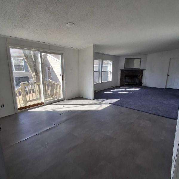 1998 Skyline Manufactured Home