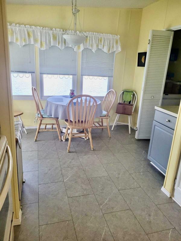 1990 Suncrest HS Mobile Home