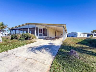 Photo 2 of 15 of home located at 505 N Sable Palm St Ellenton, FL 34222