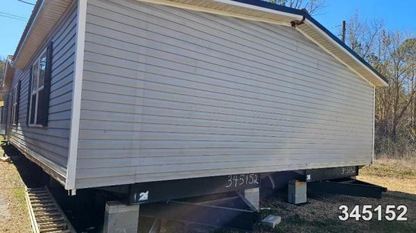 Photo 1 of 2 of home located at Columbus Mobile Home Broker I Po Box 9647 Columbus, MS 39705