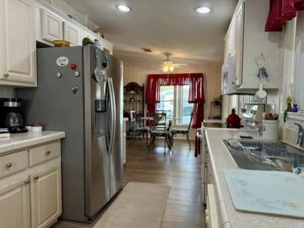 2005 Homes of Merit T16865 Mobile Home
