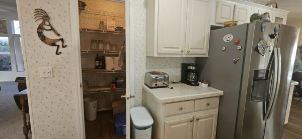 2005 Homes of Merit T16865 Mobile Home