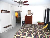 2005 Homes of Merit T16865 Mobile Home