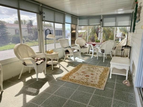 2005 Homes of Merit T16865 Mobile Home