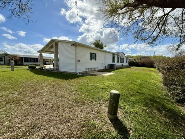 2005 Homes of Merit T16865 Mobile Home