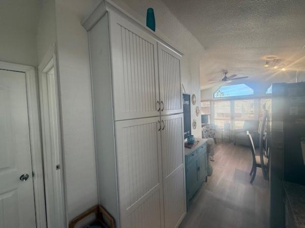 1990 HOME Manufactured Home