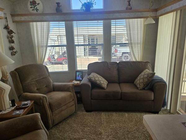 2000 Park Manufactured Home