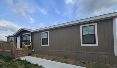 Photo 5 of 12 of home located at 620 Mill Run Avenue Kyle, TX 78640