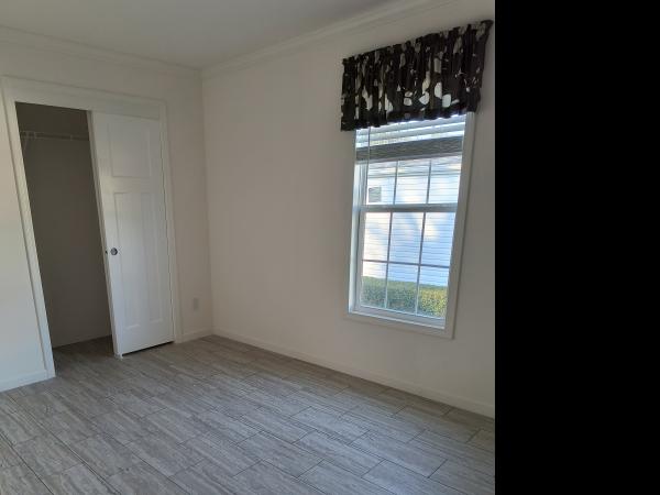 2023 Homes of Merit Community HOMCS-HC4522B Mobile Home