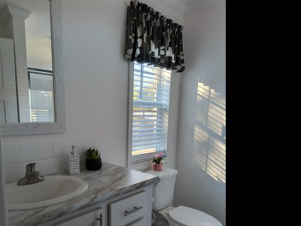 2023 Homes of Merit Community HOMCS-HC4522B Mobile Home