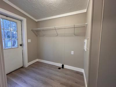 Photo 2 of 13 of home located at 4984 Eisenhower Dr Hudsonville, MI 49426