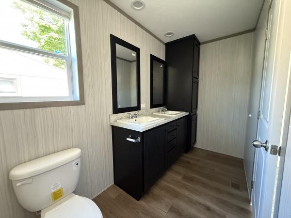2025 Clayton 95PLH16562D Mobile Home