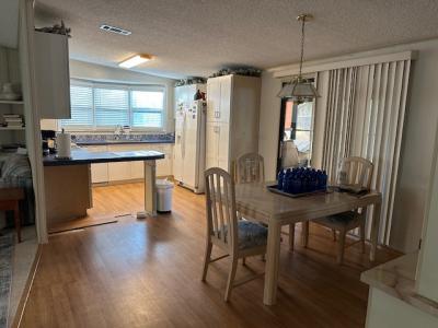 Photo 5 of 14 of home located at 520 Lake Circle Drive Plant City, FL 33565