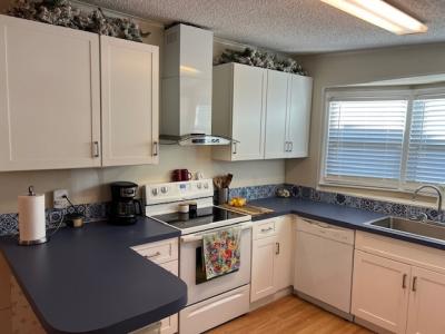 Photo 6 of 13 of home located at 520 Lake Circle Drive Plant City, FL 33565