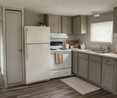 Photo 4 of 9 of home located at 10720 54th Avenue N, Lot 18 Saint Petersburg, FL 33708