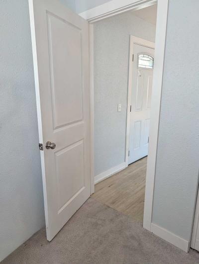 Photo 4 of 26 of home located at 203 Summitt Dr West Des Moines, IA 50265