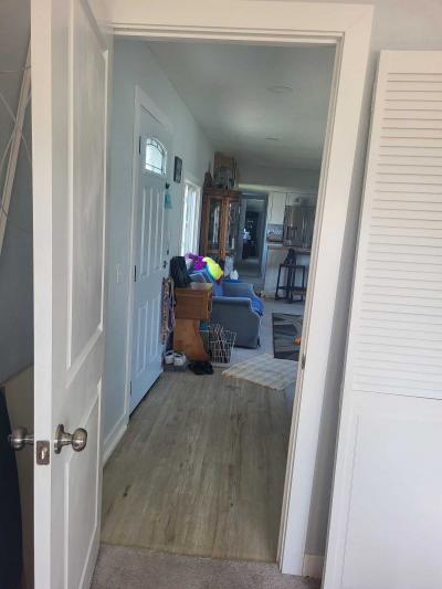 Photo 5 of 26 of home located at 203 Summitt Dr West Des Moines, IA 50265