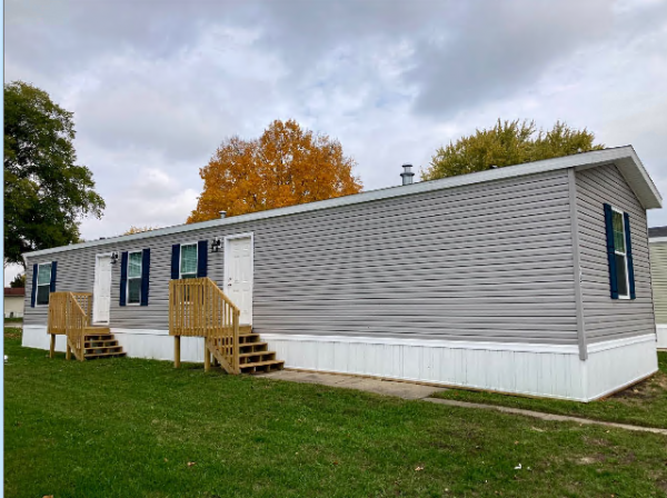 Photo 1 of 2 of home located at 1935 Eric Ave Waterloo, IA 50703