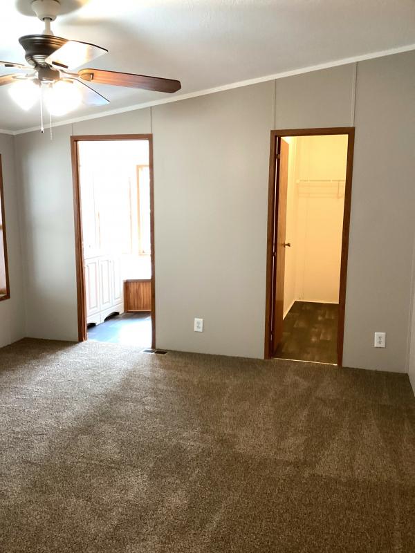 1999 Oakwood J287491AB Mobile Home