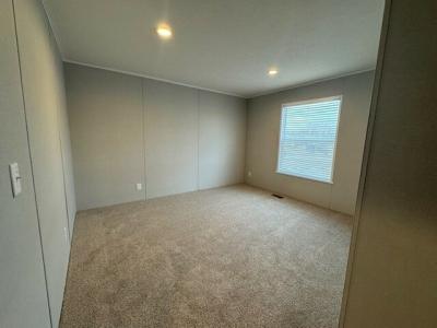 Photo 3 of 6 of home located at 28735 Beechwood Flat Rock, MI 48134