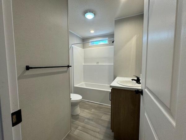 2025 Champion RAPB2852H32172 Mobile Home