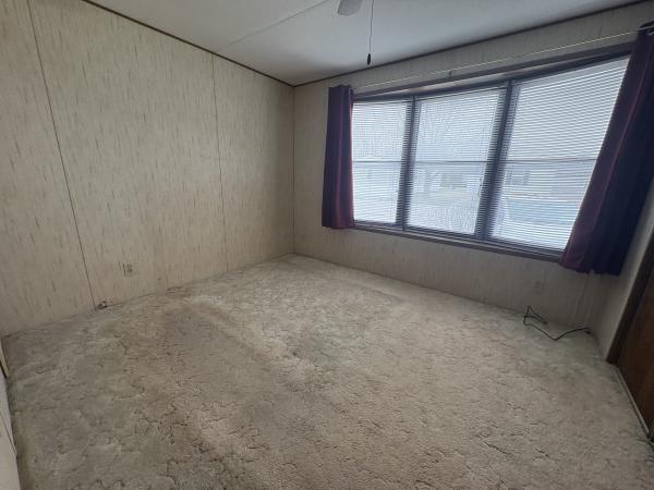 1985 Schult M216132 Mobile Home