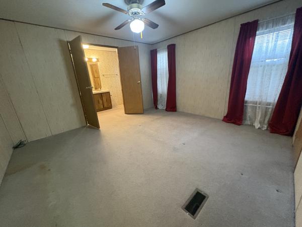 1985 Schult M216132 Mobile Home