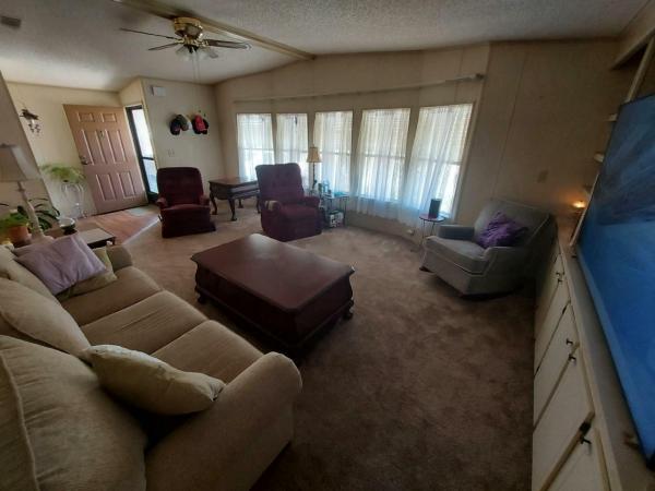 1986 Palm Harbor 5557AIK Manufactured Home