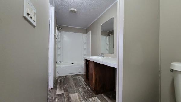 2004 HBOS MANUFACTURING Oakwood Mobile Home