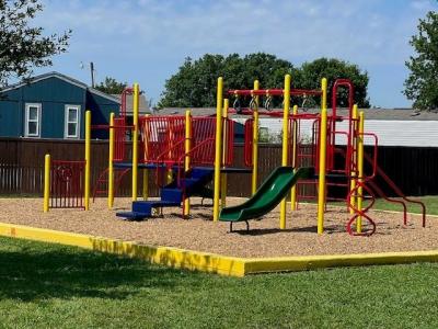 Mobile Home at 7605 Twin Parks Drive Lot Tp7605 Arlington, TX 76001