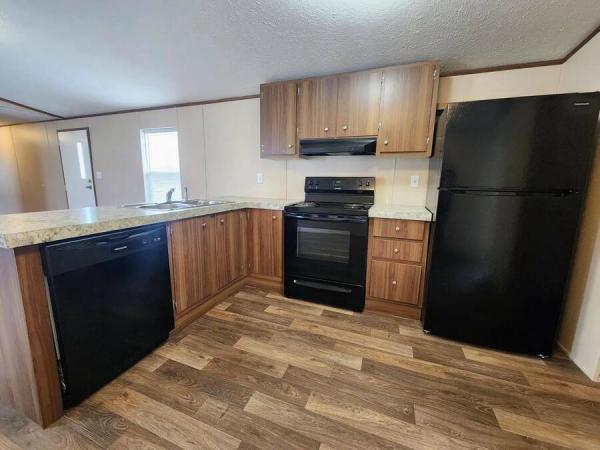 2022 36THS146838H23  Home